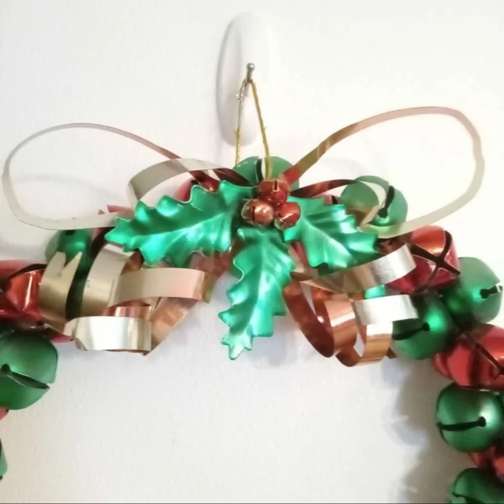 Jingle Bells Primitave Metal Christmas Holiday Wreath Red Green